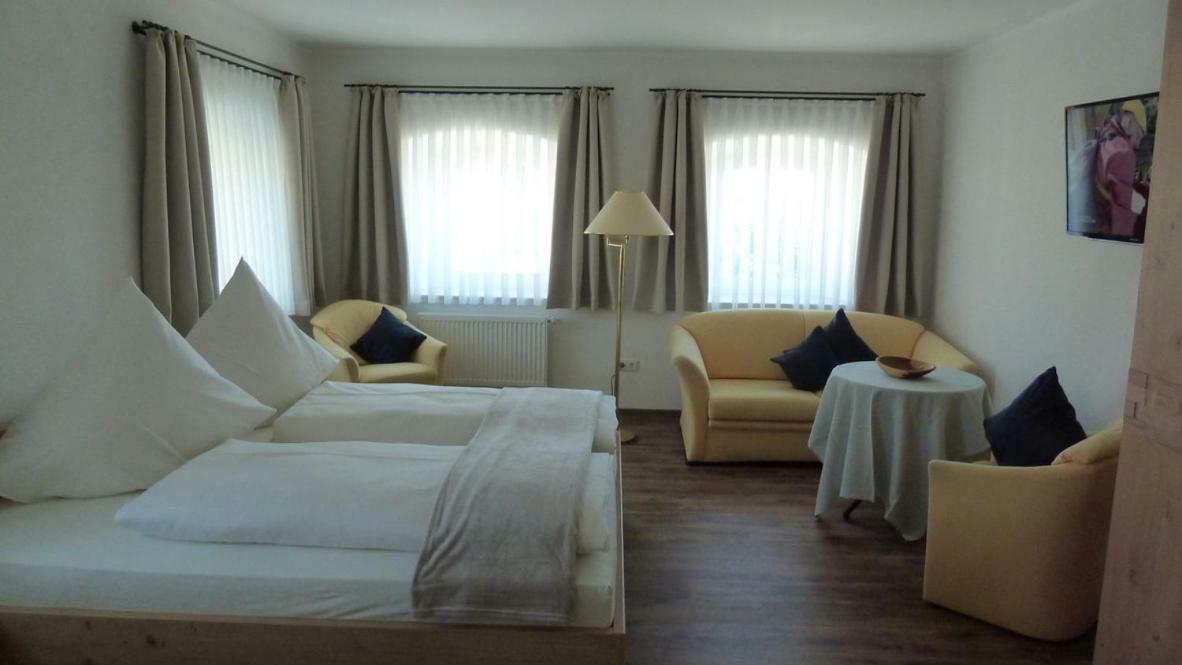 Ferienwohnung Zum Dorfwirt Riedenburg Exteriör bild